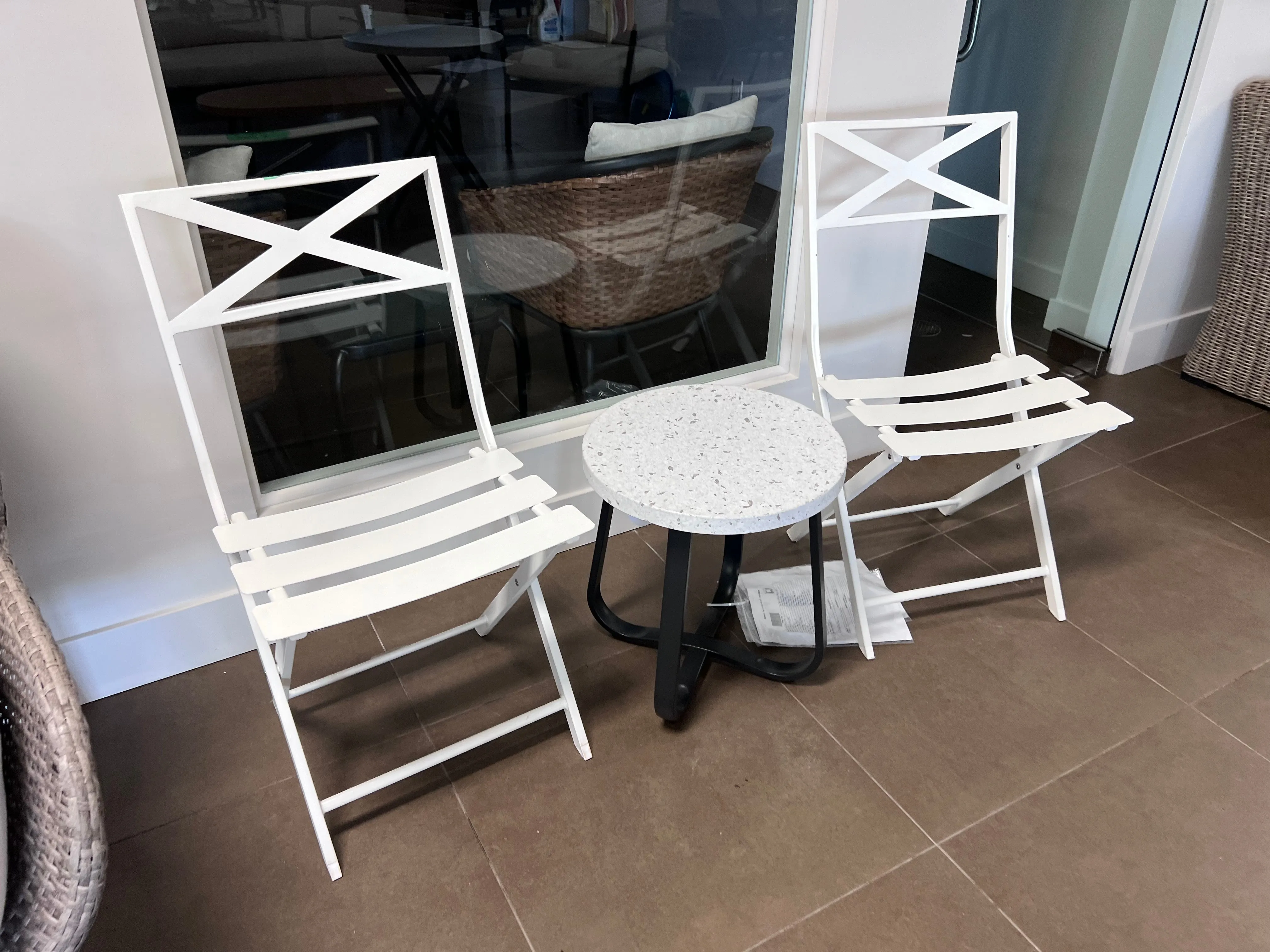 2 White Steel Folding Chairs   Side Table